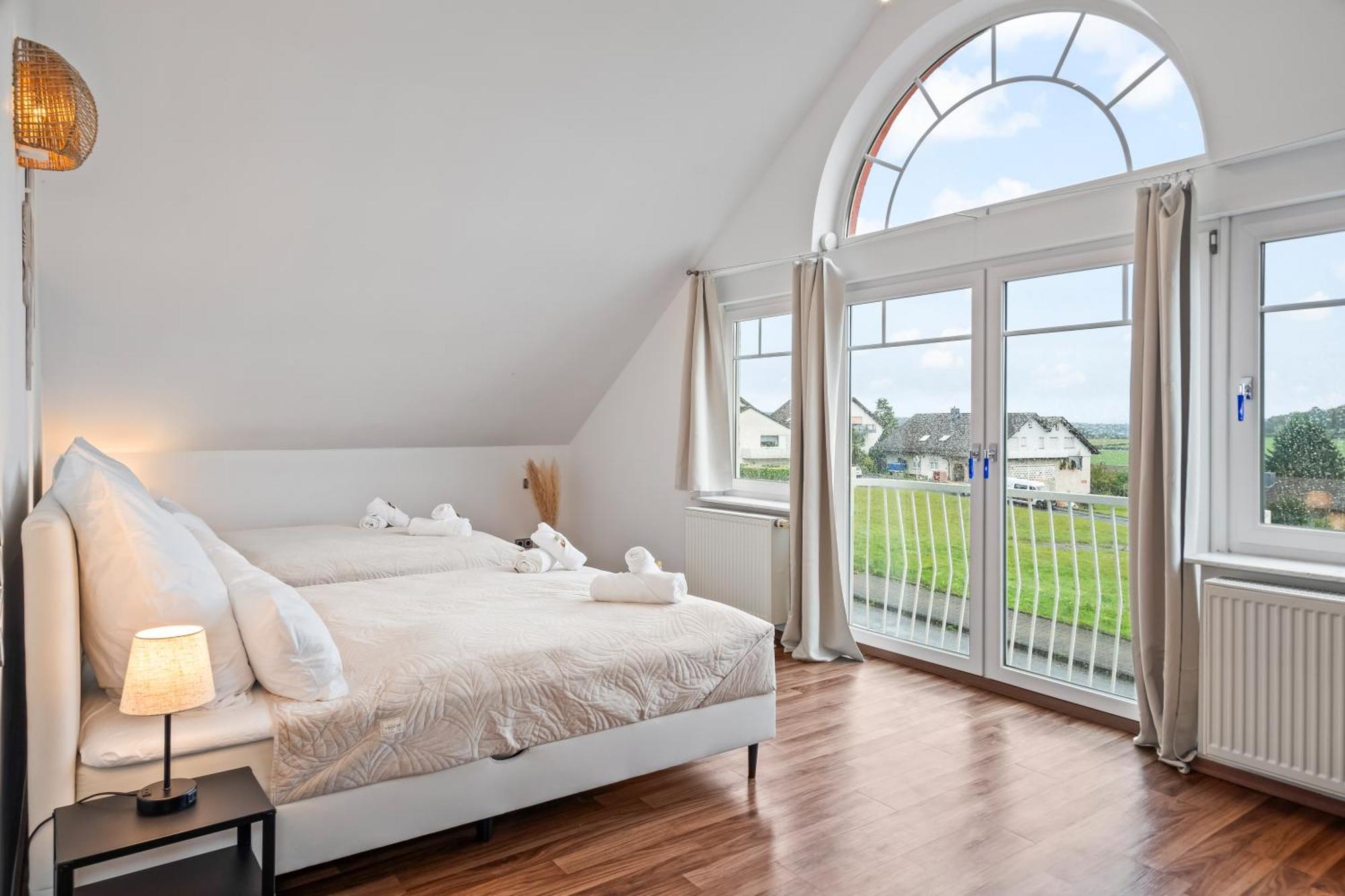 Stadtoase Fulda Mit Flair - Whirlpool, Balkon, 2Xparkplaetze, Highspeed Wlan 外观 照片