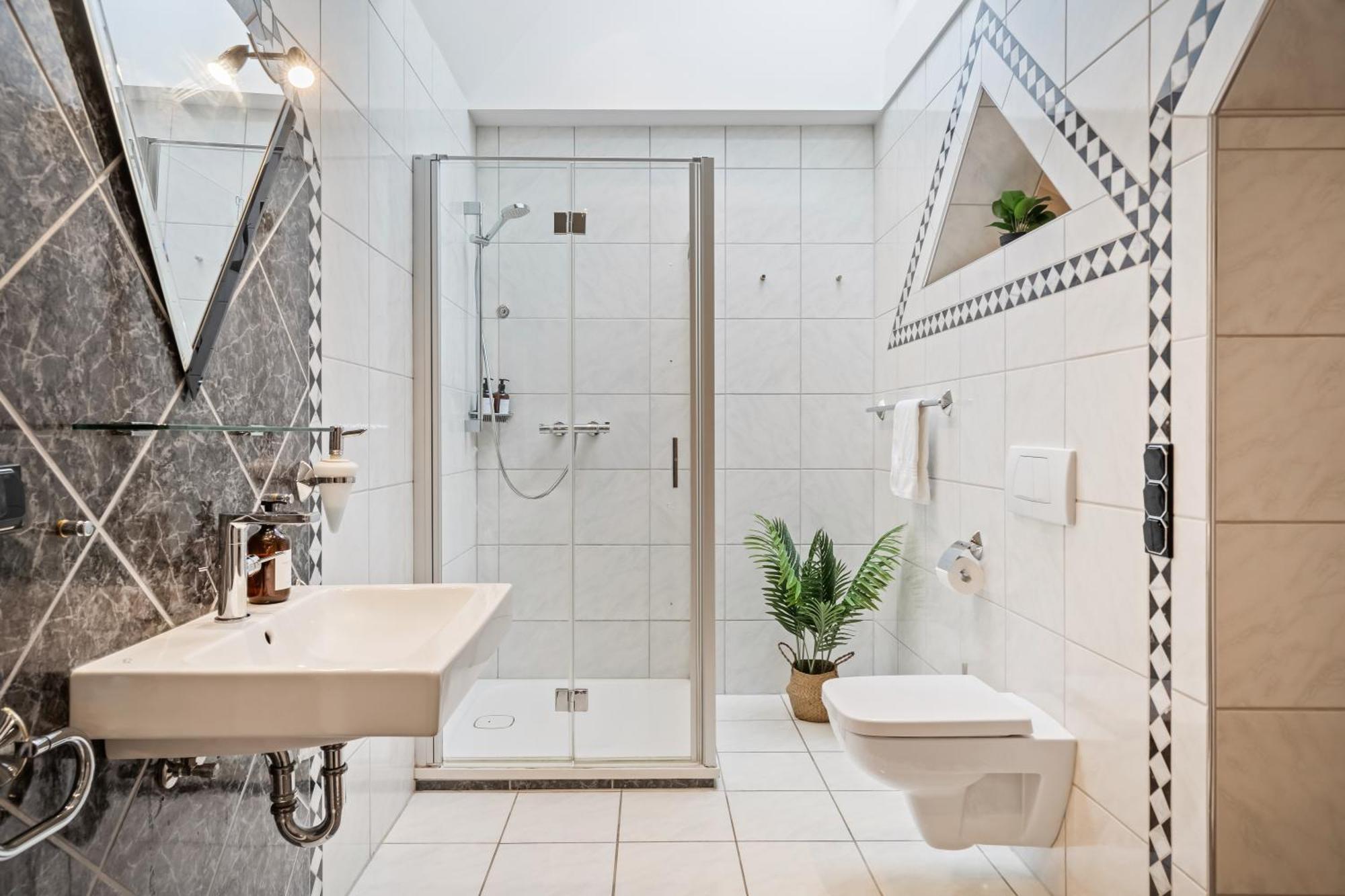 Stadtoase Fulda Mit Flair - Whirlpool, Balkon, 2Xparkplaetze, Highspeed Wlan 外观 照片