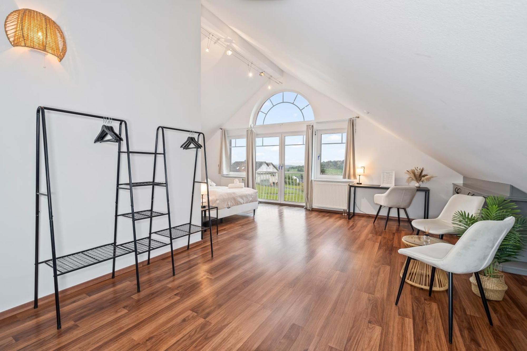 Stadtoase Fulda Mit Flair - Whirlpool, Balkon, 2Xparkplaetze, Highspeed Wlan 外观 照片