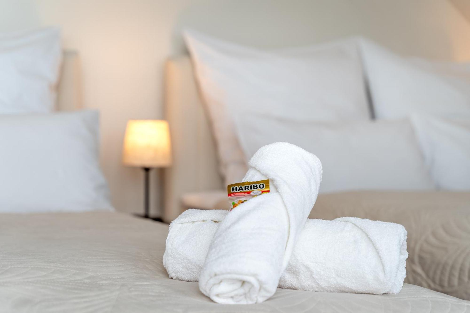 Stadtoase Fulda Mit Flair - Whirlpool, Balkon, 2Xparkplaetze, Highspeed Wlan 外观 照片
